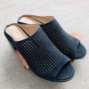 JC Black Sandal slide 2inch heels, size